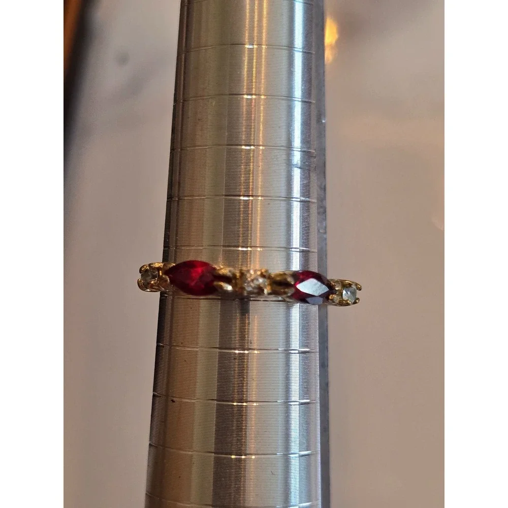 Vintage Red & Clear Rhinestone Ring Size‎ 7 Gold Tone Prong Set Stacking Band